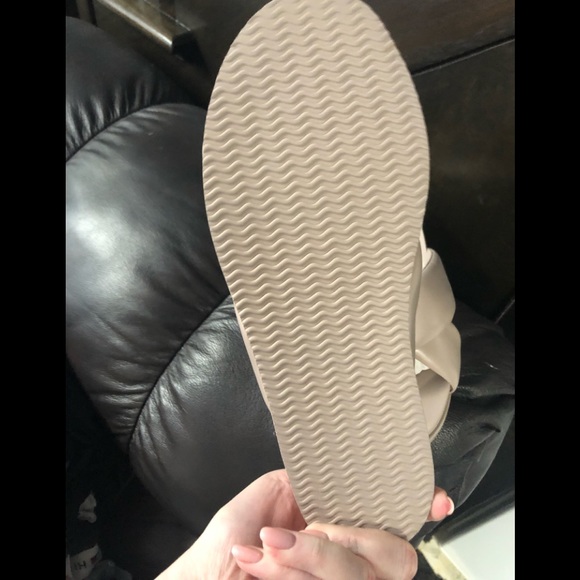 NWT Steve Madden Sandal - Picture 4 of 4
